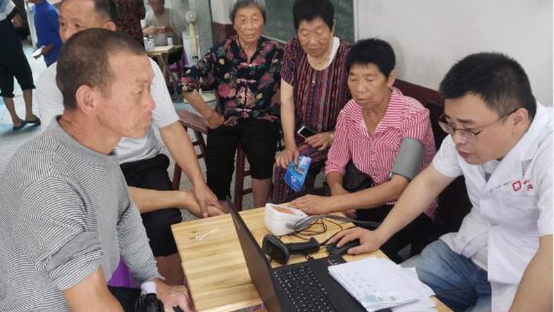 根据我国公务员体检标准，转氨酶的正常范围如下：